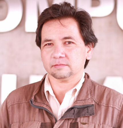 Andrés Navas Flores